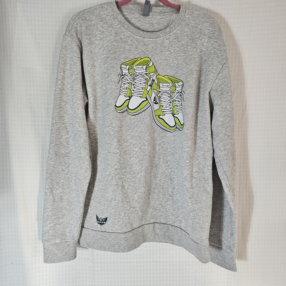 Dallas Wings Sneakerhead Crewneck Sweatshirt Gray Oatmeal Size Large